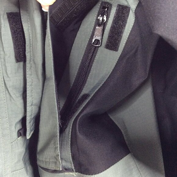 Cabelas Gore-Tex XCR Jacket Men Size Large Waterproof Weather Gear Snowmobiling - Picture 6 of 11